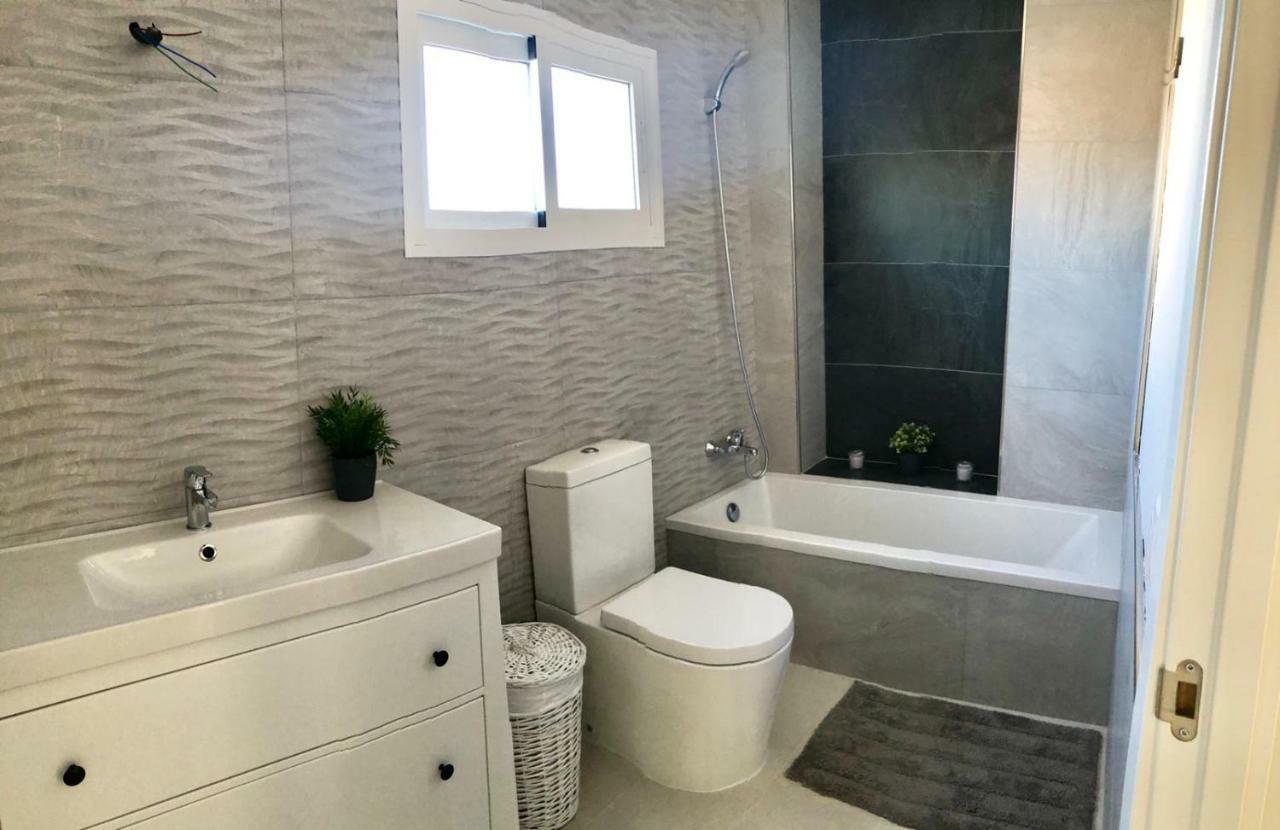 فيلا Vivienda Avenida De La Manzanilla Sanlúcar de Barrameda المظهر الخارجي الصورة